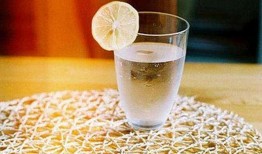 娱乐吃瓜酱两瓶水,揭秘两瓶水背后的秘密